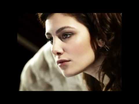♥ ஐ Burcu Binici ஐ ♥