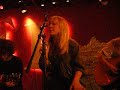 Bekijk muziek clip van Anouk met Better Off Alone (Live At Toomler)