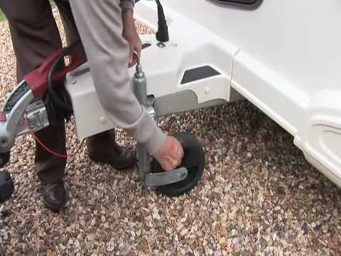 how to hitch up a caravan