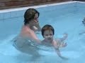 Guayito en la piscina de la abuela Guayito en la piscina de la abuela