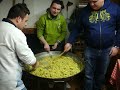 Agiungiamo il grana e altro alla frittata
