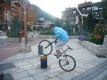 guig's avec son vélo sautan