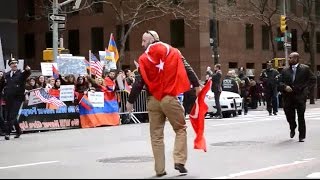 Türk Bayrağını Ermeni Protestocuların Elinden Kurtaran Genç