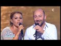 le 20 juillet 2010 sur france2, patrick sabatier rend hommage � kad merad, en conviant des invit�s au palais des sports de paris. chim�ne interpr�te 