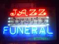 videos de Neon Signs on Bourbon