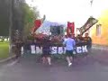 wackerfans auf dem weg zum schwazer stadion