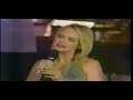 Kristin Chenoweth sings \"Happiness\"
