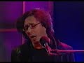 programa ese amigo del alma, que se emitia por canal 13,..tiene la particularidad que se lo ve a lito vitale tocando unos de sus instrumentos predilectos, la bateria. fito, al piano, vadala en bajo...maestros!!!. creo que este video no salio al aire, quizas debido a unos peque�os 