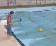Baño en la piscina de la vila