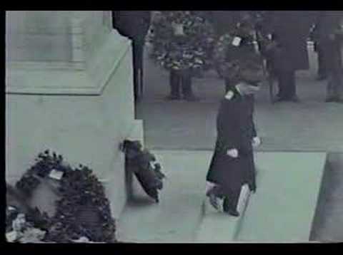 Duke of Windsor - reads his ...