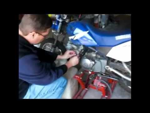 how to clean a gummed up carburetor