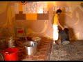 Preparando pacharán con naranja