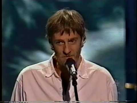 plume - Extrait du gala de l'ADISQ du 27 Octobre 2002 avec un medley de Plume interprété par Garou, Daniel Boucher et Kevin Parent.