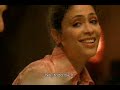 sinopsis

en beirut, cinco mujeres se re�nen en un sal�n de belleza, un microcosmos altamente colorista y sensual. layale ama a rabih, pero es un hombre casado. nisrine es musulmana y tiene un problema de cara a su pr�xima boda: ya no es virgen. rima est� atormentada porque se siente atra�da por las mujeres. jamale se resiste a envejecer. rose se ha sacrificado por cuidar de su hermana mayor. en el sal�n de belleza, los hombres, el sexo y la maternidad se sit�an en el centro de sus conversaciones �ntimas y liberadas, entre cortes de pelo y depilaci�n con una pasta caramelizada de az�car, agua y lim�n.

direcci�n: nadine labaki. pa�ses: francia y l�bano. a�o: 2007. duraci�n: 96 min. g�nero: comedia dram�tica.gui�n: nadine labaki, jihad hojeily y rodney al haddad. producci�n: anne-dominique toussaint. m�sica: khaled mouzanar. fotograf�a: yves sehnaoui. montaje: laure gardette. dise�o de producci�n: cynthia zahar. vestuario: caroline labaki. 
 
interpretaci�n: nadine labaki (layale), yasmine al masri (nisrine), joanna moukarzel (rima), gis�le aouad (jamale), adel karam (youssef), siham haddad (rose), aziza semaan (lili), fatme safa (siham), dimitri stancofski (charles)