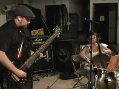 Epileptic Peat plays a Gypsy tune
