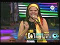 Fabiola Rodas con las demas chicas de la academia ultima generacion cantan la chica ye ye, en el concierto numero 13.