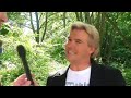 schlagers�nger jens bogner ist der interviewgast im n�chsten promigefl�ster. schon als kind und jugendlicher war er ein gro�er fan von howard carpendale, dessen lieder er sehr originalgetreu wiedergeben konnte. dies brachte ihn unter anderem auch zu einem auftritt in einer quiz-sendung von rudi carrell, die kandidaten mussten erraten ob original oder nicht. jens bogner haben alle kandidaten f�r howard carpendale gehalten, so perfekt konnte er den s�dafrikanischen s�nger gesanglich imitieren. mehr infos unter: www.fspress.de oder www.jensbogner.de