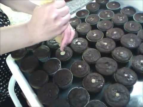 how to fill a cupcake