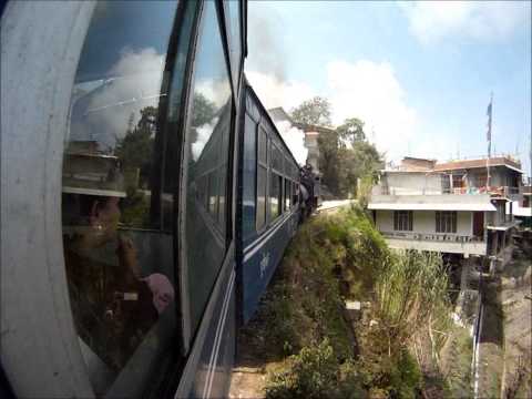 how to reach darjeeling from kolkata by train