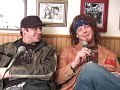 HINDER PULLS A GUN ON CHRISTMAS Manele-Gratis.net