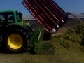 SILAGE 2009 JOHN DEERE 6930 AND NH 6080 BUCKRAKING