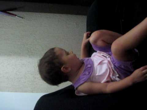Manu chamando