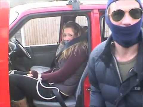 kidnap - The daughter of a well-known public figure is abducted and the kidnappers give their demands...