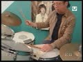 El Master Candombe Osvaldo Fattoruso Bateristicamente hablando es lo mejor que ha dado el Uruguay. Toco y grabo con todos los grandes exponentes del Candombe . Con una trayectoria profesional de 50 anhos. Compositor,arreglador,baterista,percusionista,guitarrista y vocalista es un influyente músico uruguayo, precursor del rock latino y de su fusión con ritmos afro-latinoamericanos, principalmente candombe .Comenzó a actuar profesionalmente a los ocho años, como baterista en el Trío Fattoruso ...