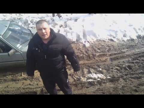 Не вулиця, а болото. Не вулиця, а болото.