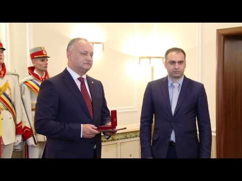 Președintele Republicii Moldova a înmînat distincții de stat unui grup de medici