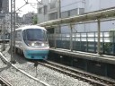 小田急RSE 代々木八幡駅を通過