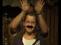 Maud zingt Spelen met zand
