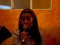 Laura cantando Heroe