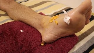 How To Give Someone a Foot Massage - Wie man jemandem die Füße massiert