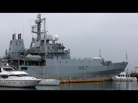 Grobritannien: Britische Navy patrouilliert im rmelka ...