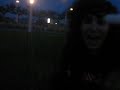 a eva le gusta esa cancion, que havia oido un par de vezes (de ai mi ingles)
i klaro los cascos i la 