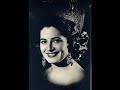 Capote de grana y oro