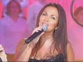 vivo per lei

vivo per lei da quando sai
la prima volta l'ho incontrata
non mi ricordo come ma
mi � entrata dentro e c'� restata
vivo per lei perch� mi fa
vibrare forte l'anima
vivo per lei e non � un peso

je vis pour elle depuis toujours
qu'elle me d�chire ou qu'elle soit tendre
elle nous dessine apr�s l'amour
un arc-en-ciel dans notre chambre
elle est musique et certains jours
quand notre c?ur se fait trop lourd
elle est la seule � pouvoir nous porter secours

� una musa che ci invita
elle vivra toujours en moi
attraverso un pianoforte la morte �
lontana io vivo per lei

je vis pour elle jour apr�s jour
quand ses accords en moi se fondent
c'est ma plus belle histoire d'amour
e un pugno che non fa mai male
vivo per lei lo so mi fa
girare di citt� in citt�
soffrire un po ma almeno io vivo

je serais perdue sans elle
vivo per lei dentro gli hotels
je suis triste et je l'appelle
vivo per lei nel vortice
attraverso la mia voce
si espande e amore produce

vivo per lei nient'altro ho
e quanti altri incontrer�
che come me hanno scritto in viso
io vivo per lei
io vivo per lei

sopra un palco o contro ad un muro
elle nous ressemble encore tu vois
anche in un domani duro
j'existe encore je sais pourquoi
ogni giorno una conquista
la protagonista sar� sempre lei

oh,oh,oh

vivo per lei perch� oramai
io non ha altra via d'uscita
perche la musica lo sai
davvero non l'ho mai tradita

elle est musique, elle a des ailes
elle m'a donn� la clef du ciel
qui m'ouvre enfin les portes du soleil
j'existe par elle

vivo per lei la musica
j'existe pour elle
vivo per lei � unica lo vivo
elle est toi et moi
io vivo per lei

io vivo per lei...




ensuite vous avez aim� laisser un commentaire
you liked? then leave a comment
ti ha piaciuto? allora lascia un commento
te gusto? entonces deja un comentario
by: alexernesto http://lucemia883.hi5.com
msn.alexernesto@libero.it