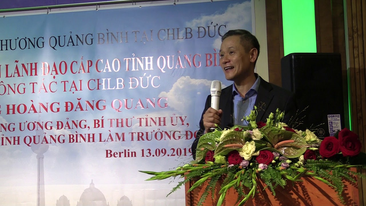 ĐẠI SỨ NGUYỄN MINH VŨ TẠI GIAO LƯU HỘI ĐH QUẢNG BÌNH