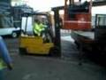 Forklift truck lifts forklift truck