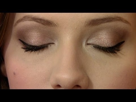 how to apply shimmer eyeshadow