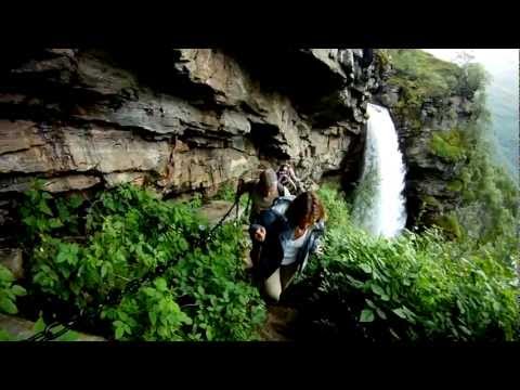 Norge - Cancion / Song Boy & Bear - Feeding the Line Headphones, play & enjoy. We went some weeks yo Norway, It was such a nice place that we recorded everything.......