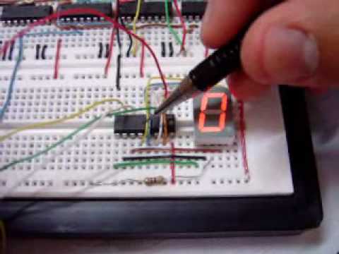 Display 7 segmentos - Neste vídeo, mostramos o comportamento do CI 7447 da família TTL, o qual é um conversor de código BCD (binary coded decimal) para display de 7 segmentos. Dat...