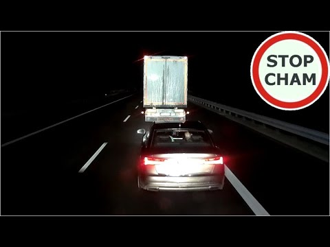 Szeryf drogowy w Audi na A2 kontra TIR. Sam się szybko ukarał