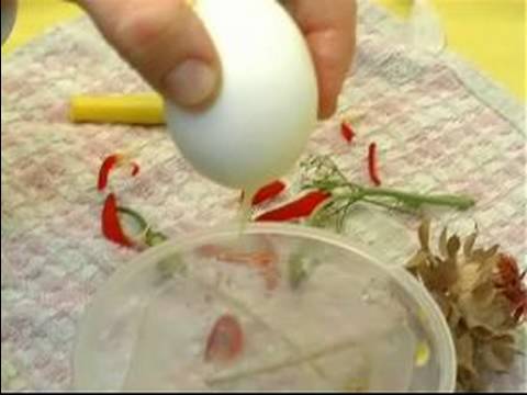 how to dye egg yolks