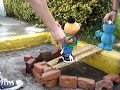 Edgar se cae (version Plaza Sesamo)
