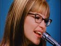 Video for Lisa Loeb's 1997 single 