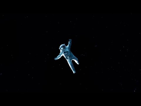 apres - Adoubé par un James Cameron extatique qui l'a décrit comme le meilleur film sur l'espace jamais réalisé, Gravity nous arrive avec un sacré challenge : être à...