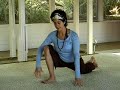 Lulu Bandha's Yoga Kira Ryder - Vinyasa Lunge