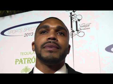 actor wants to see floyd mayweather vs canelo alvarez